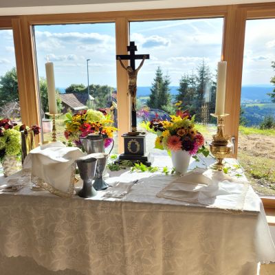 Gottesdienst September 2025 - Altar f&uuml;r Abendmahl