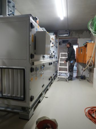 Lüftungsanlage mit Wärmerückgewinnung für die Küche. Lüftungsanlage mit Wärmerückgewinnung für die Küche.
