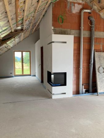 Kamin im großen Gruppenraum – leider noch ohne Trockenbau. Kamin im großen Gruppenraum – leider noch ohne Trockenbau.